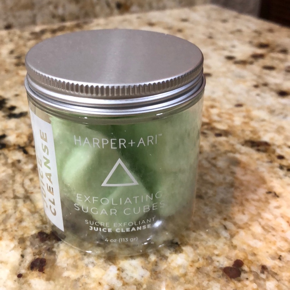 Harpi + Ari Juice cleanse exfoliating sugar cubes